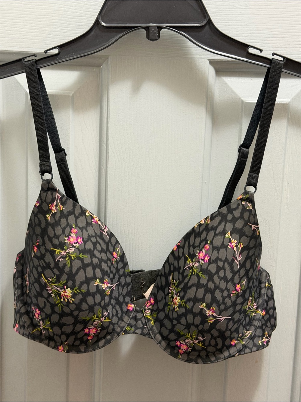 Victoria’s Secret 34D Pushup Bra Padded Floral Gray Pink Green Underwire #0693
